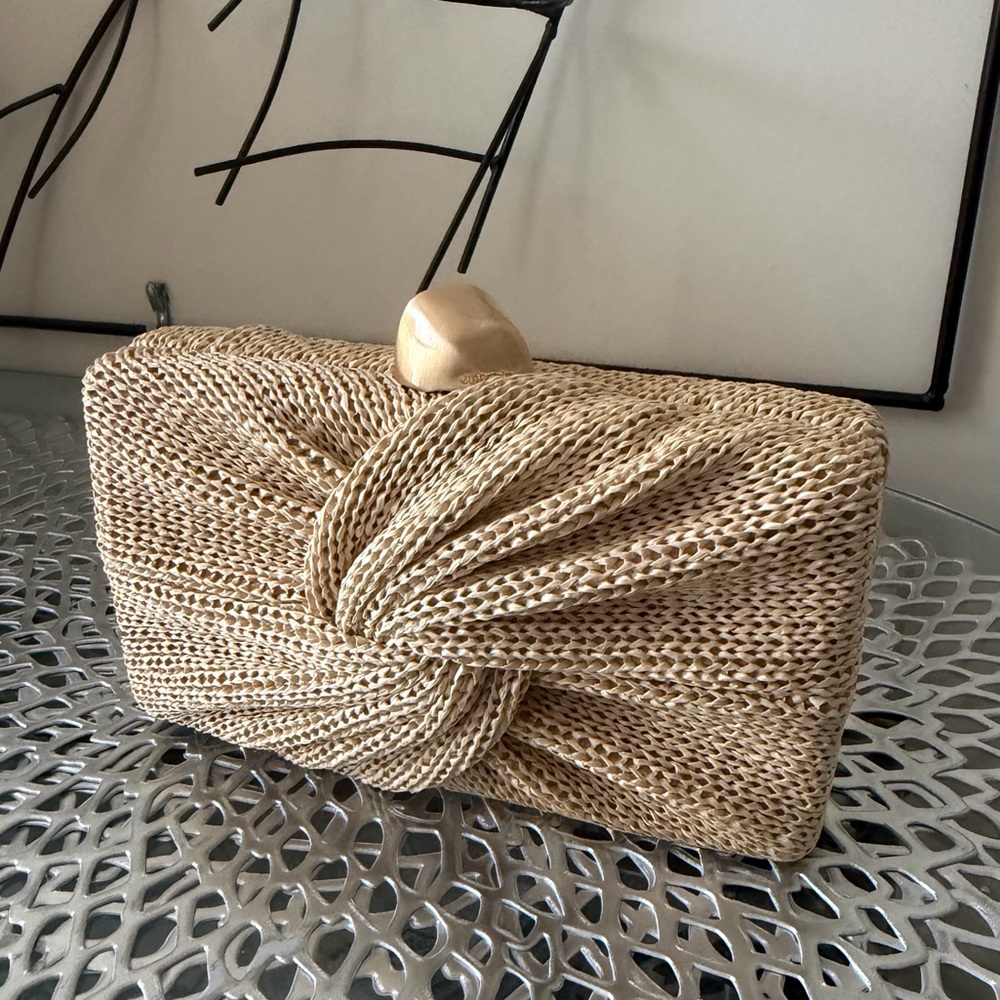 Cult Gaia Lisse Knotted Raffia Clutch Bag with Gold Closure NWT - Picture 8 of 13